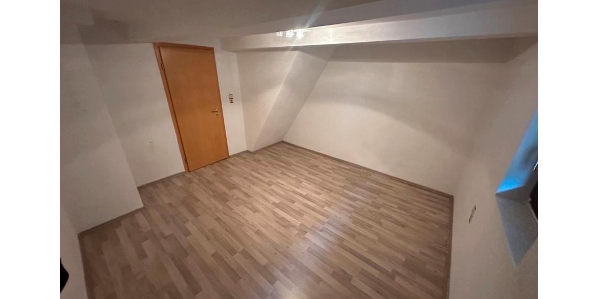 Doppelhaushälfte - 8 Zimmer, 110 m&sup2;, 97.999&euro; | Angebot:27002053