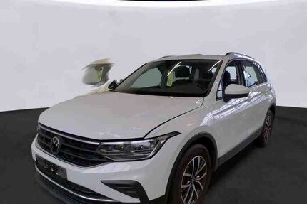 VW Tiguan 31.120 km 24.640 € Wackersdorf 92442