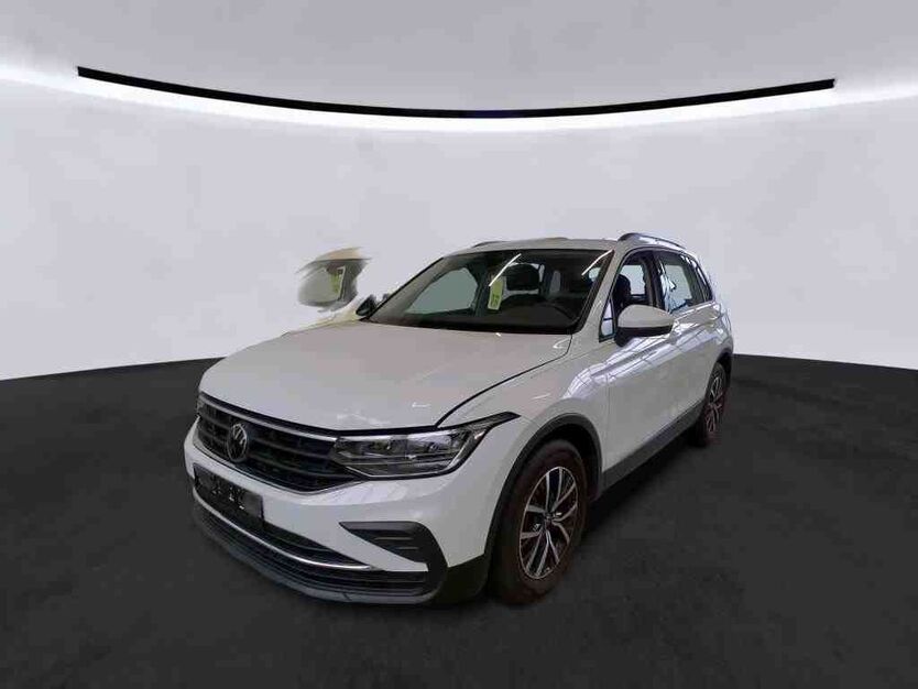 VW Tiguan 31.120 km 24.640 € Wackersdorf 92442