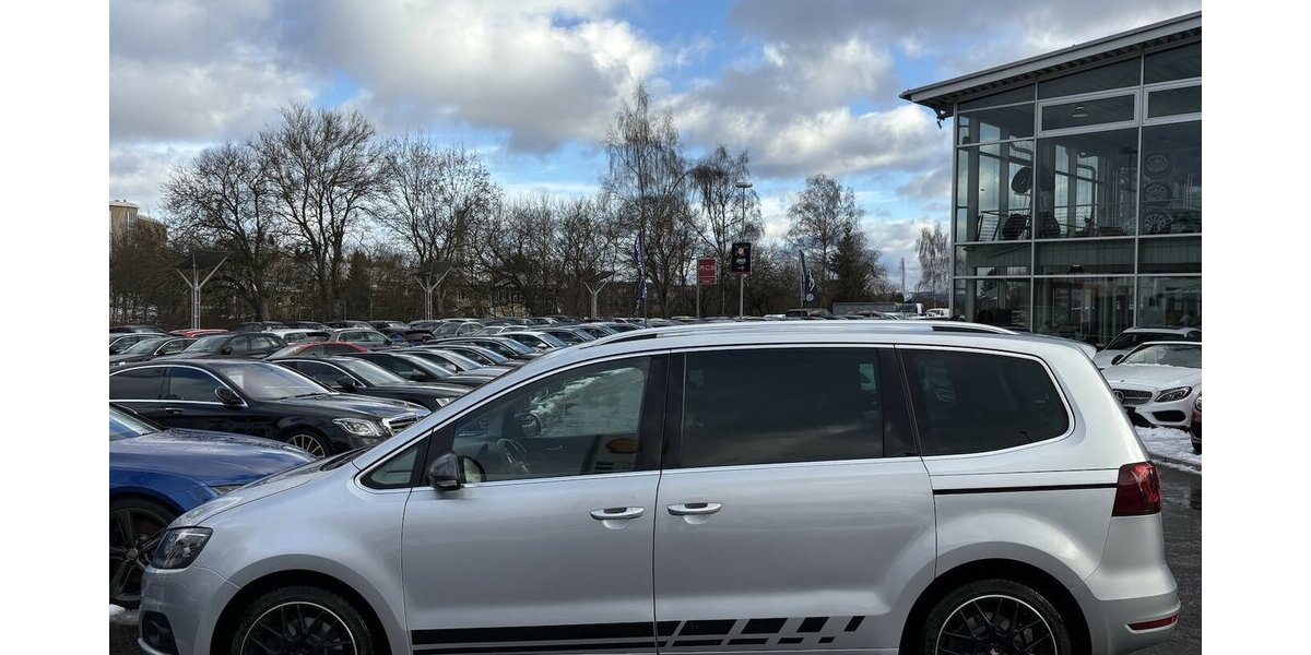 Seat Alhambra FR-Line KEYLE./KAMERA/NAVI/AHK/7-SITZER 136.143 km 17.900 &euro; Villingen-Schwenningen 78054