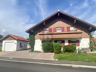 GEMÜTLICH MIT EINLIEGERWOHNUNG UND GARAGE - Etagenwohnung Stiefenhofen | Angebot:27081368