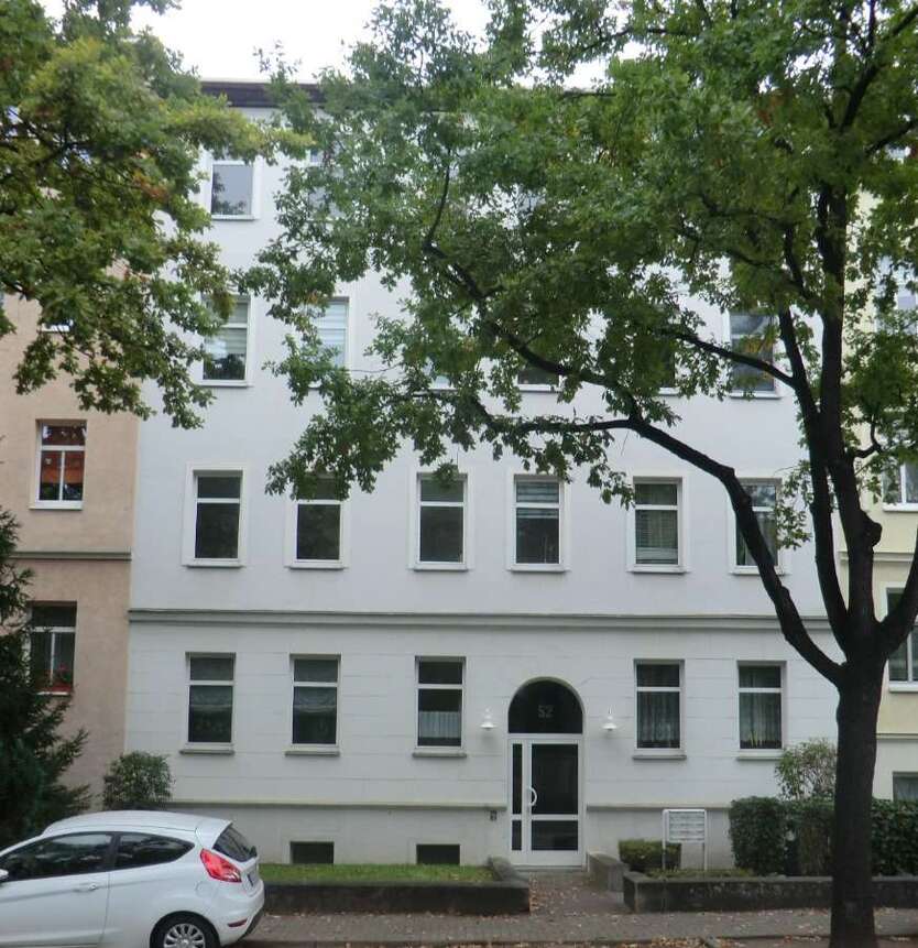 Wohnung zum Mieten in Halle 338 € 54 m²