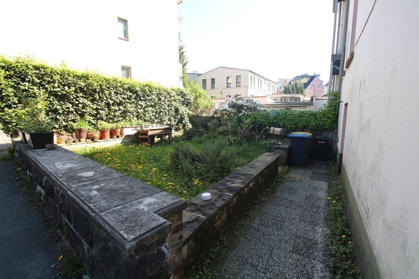 Dreifamilienhaus mit 2 freien Wohnungen und Potenzial