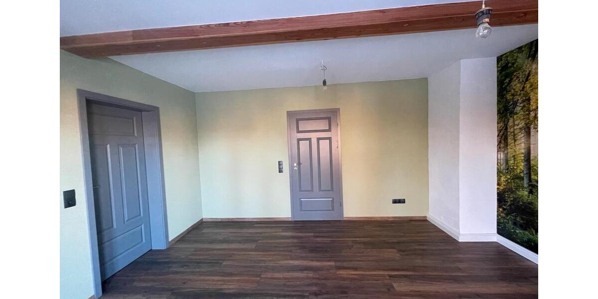 Dachgeschoßwohnung Drei Gleichen - 3.5 Zimmer, 82 m&sup2;, 779&euro; | Angebot:24554817