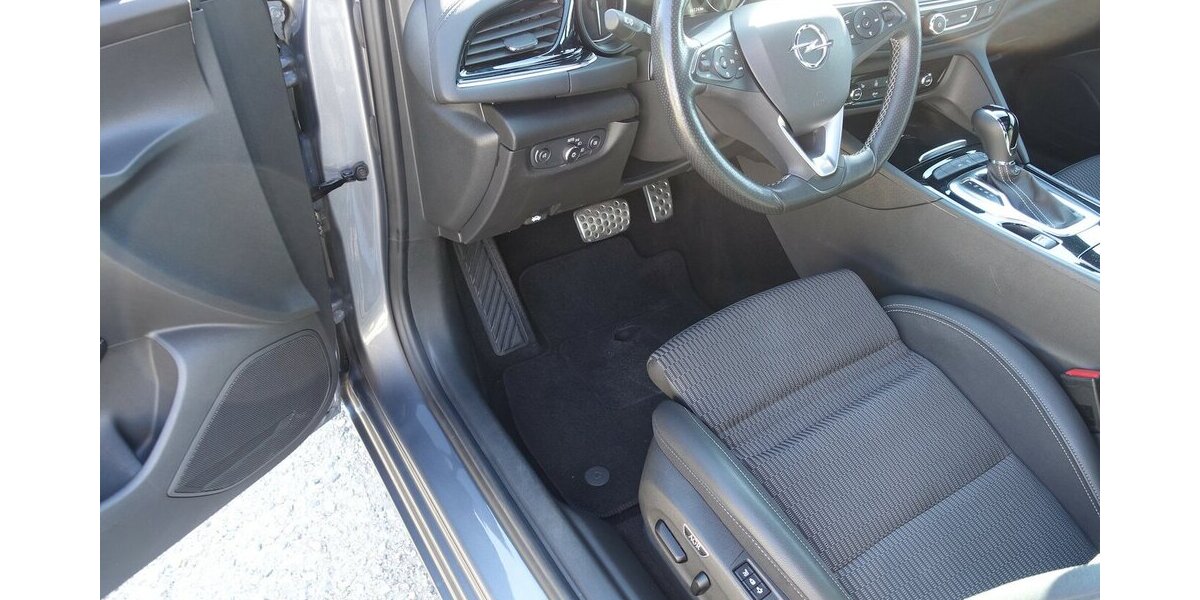 Opel Insignia Elegance Navi PDC Kamera Memory LED eGHSD 96.200 km 19.950 &euro; Neumarkt/OPf 92318