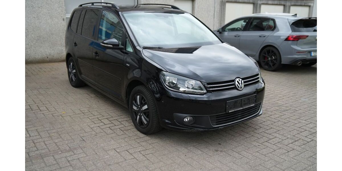 VW Touran 147.530 km 9.490 &euro; Bottrop 46240