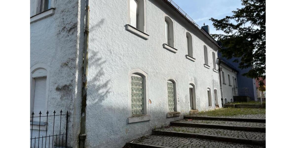 Mehrfamilienhaus, Wohnhaus Vohenstrauß - 10 Zimmer, 136 m&sup2;, 135.000&euro; | Angebot:26916559