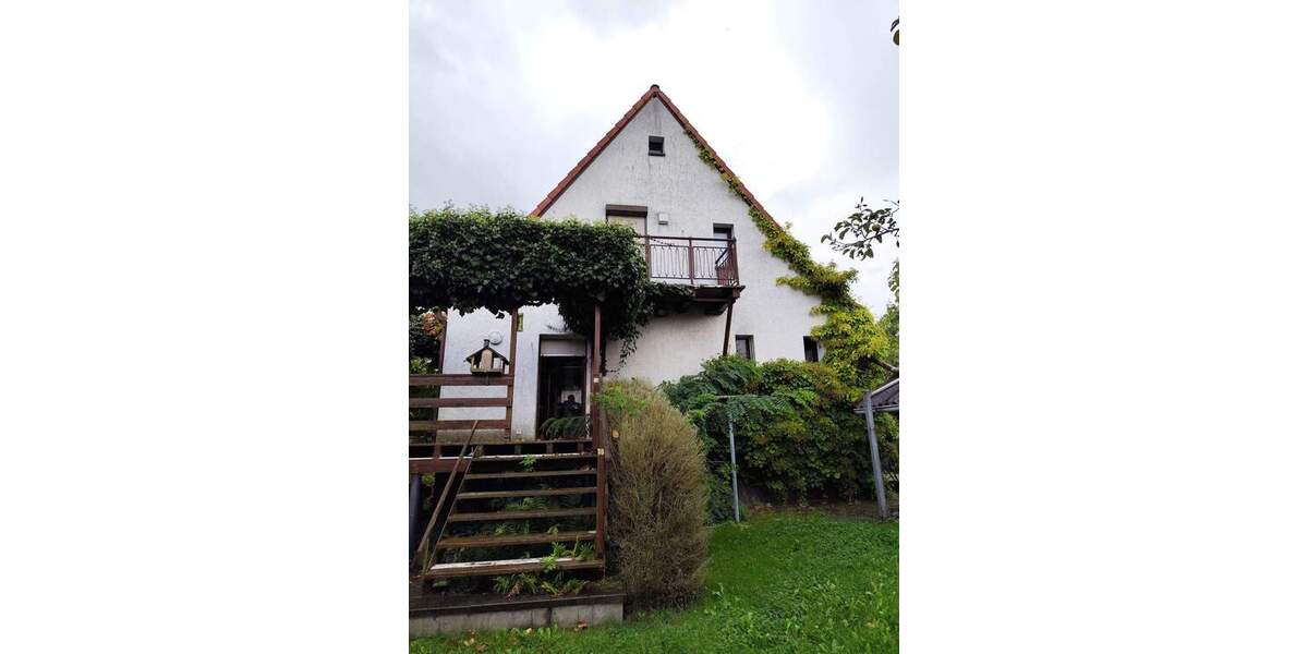 Kleines freistehendes EFH auf großem Grundstück 3 zimmer