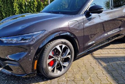 Ford Mustang Mach-E 9.436 km 35.995 € Rheda-Wiedenbrück 33378