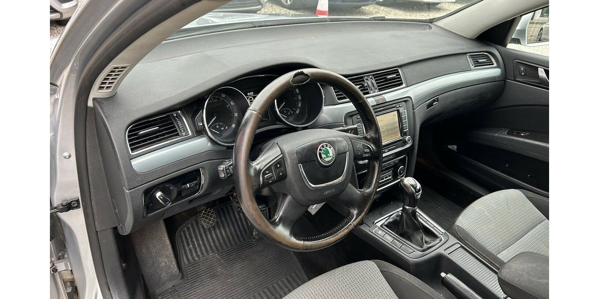 Skoda Superb 1.8 i Ambition Xenon Navi PDC SHZ 154.900 km 1.500 &euro; Altdorf 84032