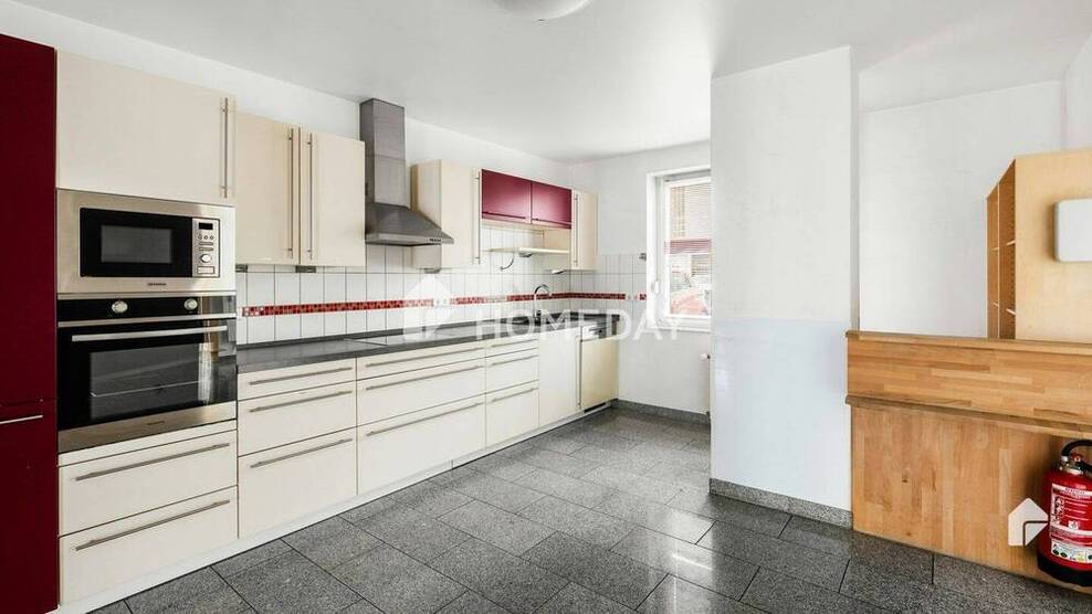 Bezugsfrei! Großzügige 6-Zimmer-Wohnung mit Balkon, EBK und 4 Stellplätzen in Wetter (Ruhr)