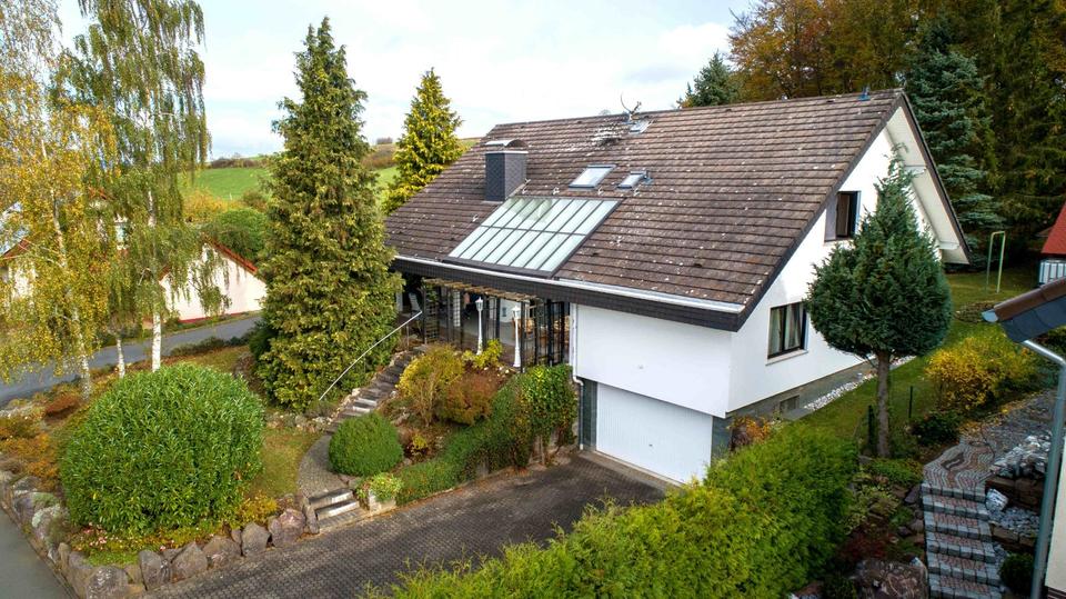 Einfamilienhaus Korbach - 11 Zimmer, 250 m&sup2;, 460.000&euro; | Angebot:26349701