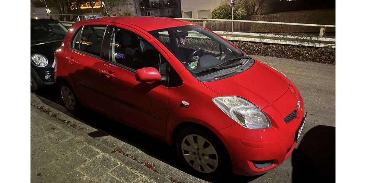 Toyota Yaris 147.500 km 2.600 &euro; Regensburg 93059