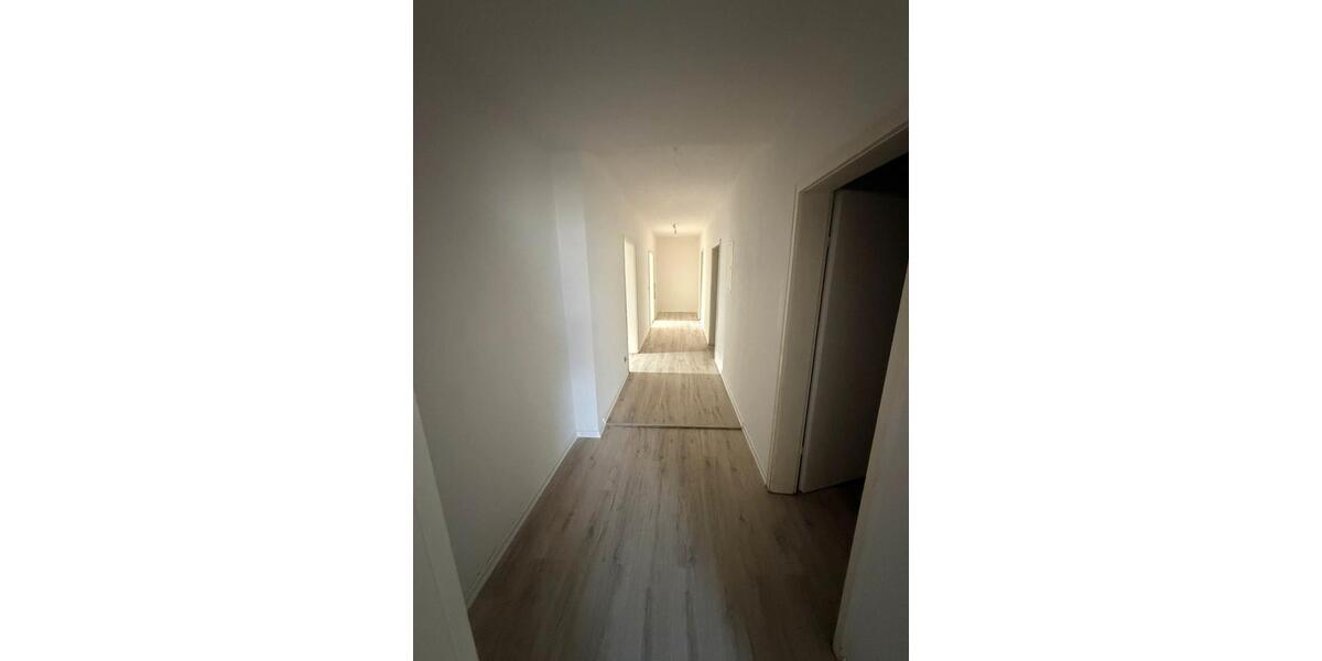 Dachgeschoßwohnung Tuttlingen - 3.5 Zimmer, 87 m&sup2;, 1.180&euro; | Angebot:26660147