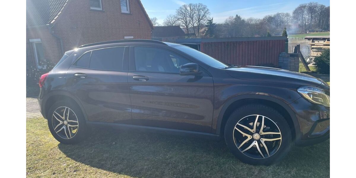 Mercedes-Benz GLA 200 103.000 km 17.390 &euro; Bad Bevensen 29549