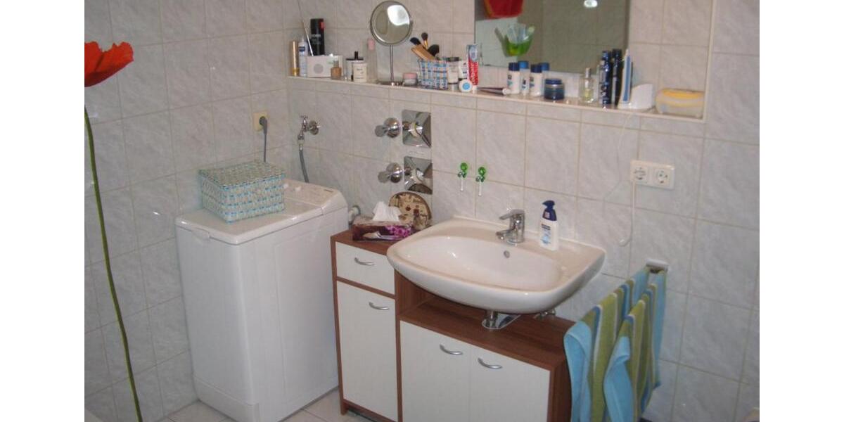 3 Zimmer-Wohnung in Geiselhöring, Küche & Balkon, zentr & ruhig 4 zimmer