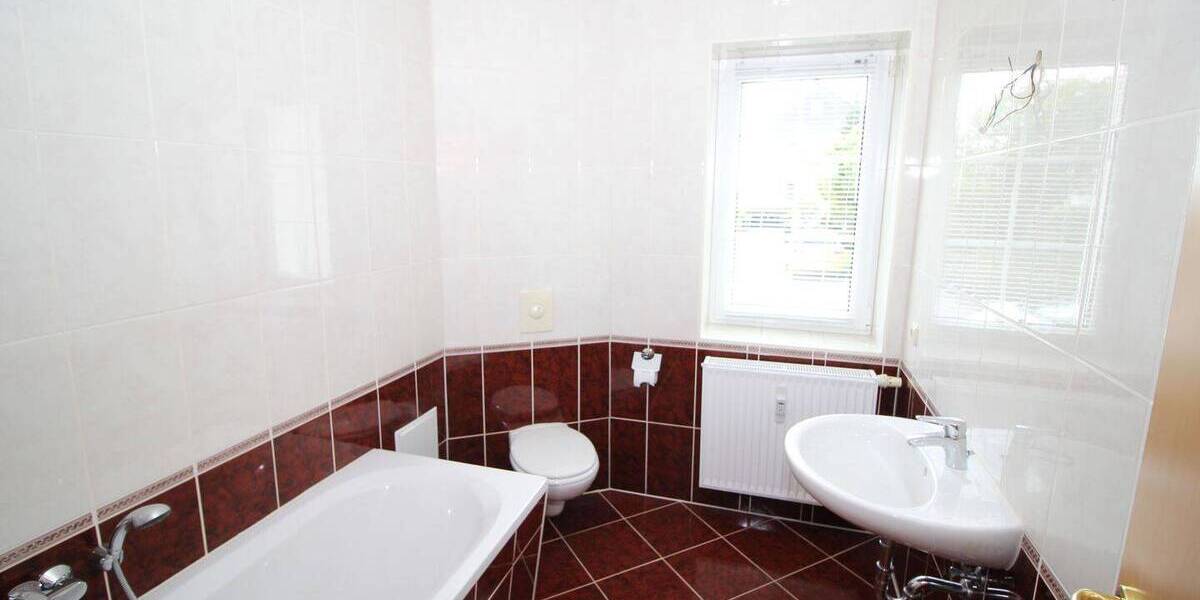 Etagenwohnung Crimmitschau - 3 Zimmer, 62 m&sup2;, 434&euro; | Angebot:26260730