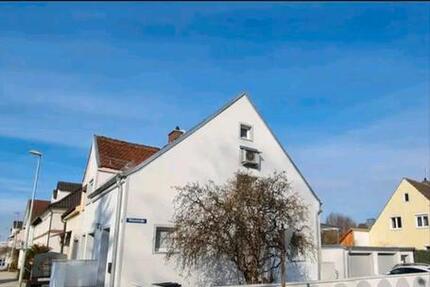 vollständig moderniserte DHH mit 5 Zimmer, 2 Garagen 5 zimmer