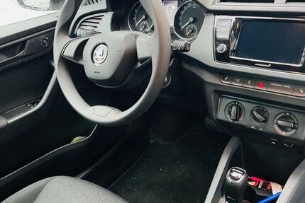 Skoda Fabia 85.000 km 11.999 &euro; Hamburg 21029