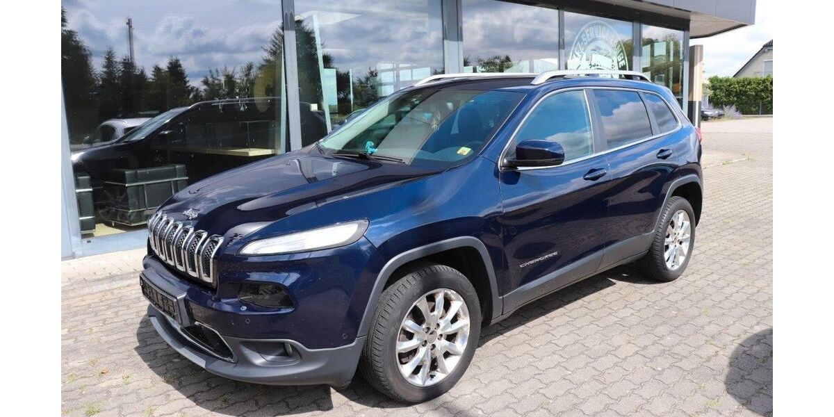 Jeep Cherokee 180.000 km 12.500 &euro; Zahna-Elster 06895