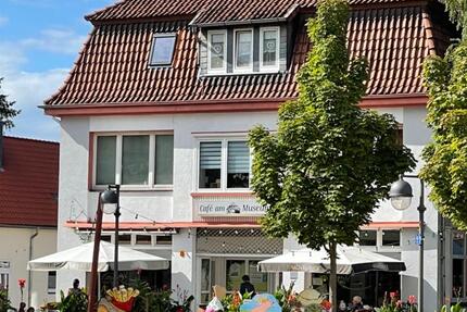 Zentral gelegen: Charmante 3-Zimmer-Wohnung in Bergen zimmer