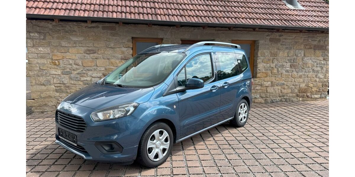 Ford Tourneo Courier 93.400 km 11.900 &euro; Kraichtal 76703