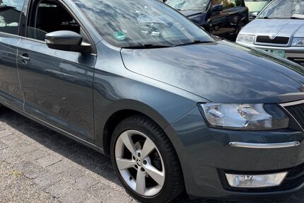 Skoda Rapid 100.000 km 6.790 &euro; Magdeburg 39112