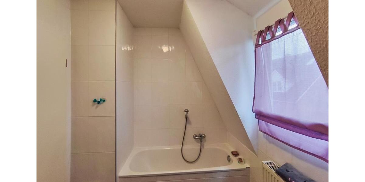 Dachgeschoßwohnung Delmenhorst - 3 Zimmer, 80 m&sup2;, 870&euro; | Angebot:24963121