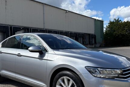 VW Passat 84.286 km 13.900 € Greppin 06803