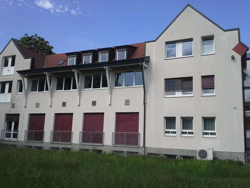 Büro in Frankfurt Niederursel 2.500 € 236 m²