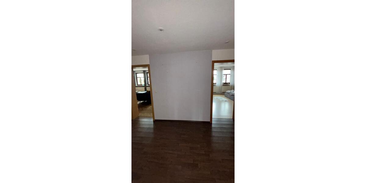 Etagenwohnung Lauchhammer - 3 Zimmer, 110 m&sup2;, 600&euro; | Angebot:26271572