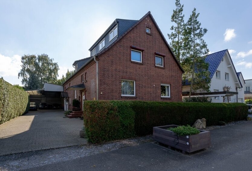 Tolles Haus mit viel Platz & Gewerbeeinheit Der große Garten ist ein Traum!