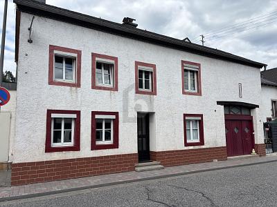 RENOVIERT, DOPPELGARAGE, VERMIETUNG MÖGLICH - Zweifamilienhaus Dreis | Angebot:27145240