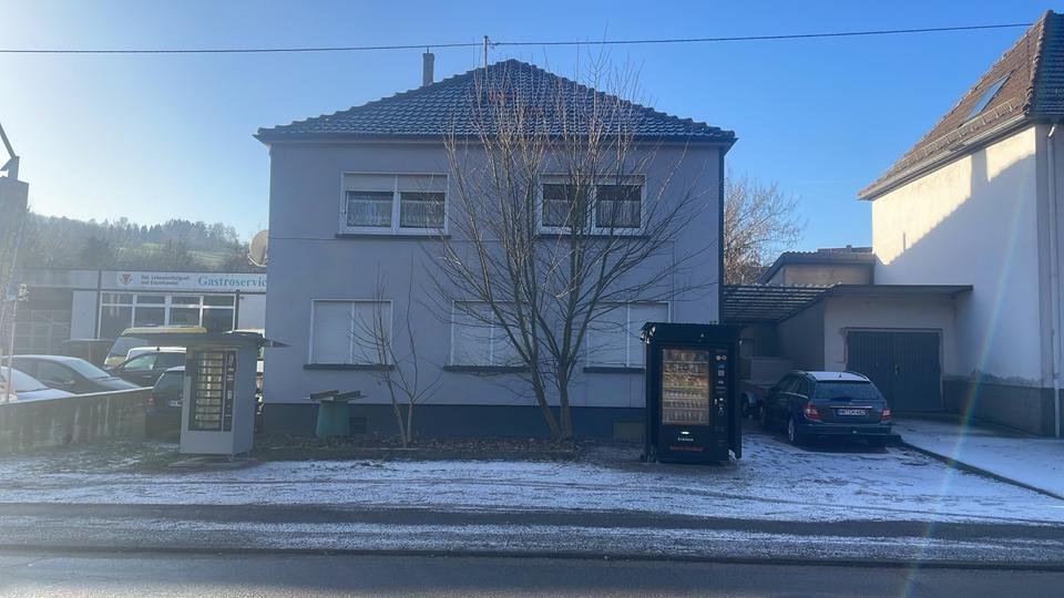 Einfamilienhaus Schiffweiler - 7 Zimmer, 170 m&sup2;, 289.000&euro; | Angebot:27300100