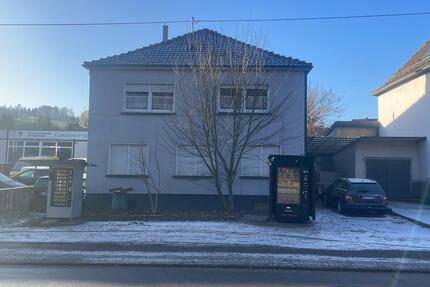 Haus Schiffweiler - 7 Zimmer, 170 m&sup2;, 289.000&euro; | Angebot:27300100