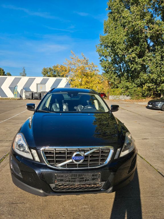 Volvo XC60 179.369 km 13.800 € Berlin 13129