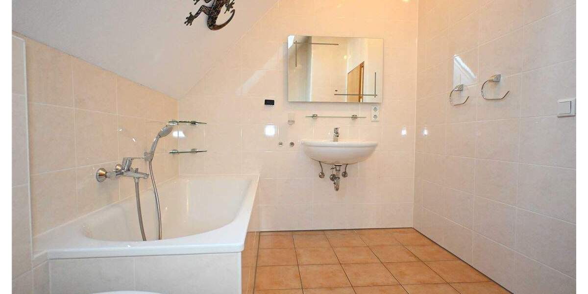 Reihenmittelhaus Kassel Süsterfeld/Helleböhn - 4 Zimmer, 104 m&sup2;, 295.000&euro; | Angebot:24594295