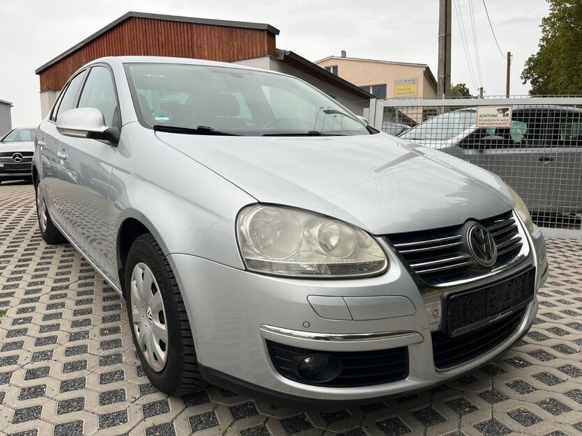 VW Jetta 146.975 km 4.900 € Bannewitz 01728