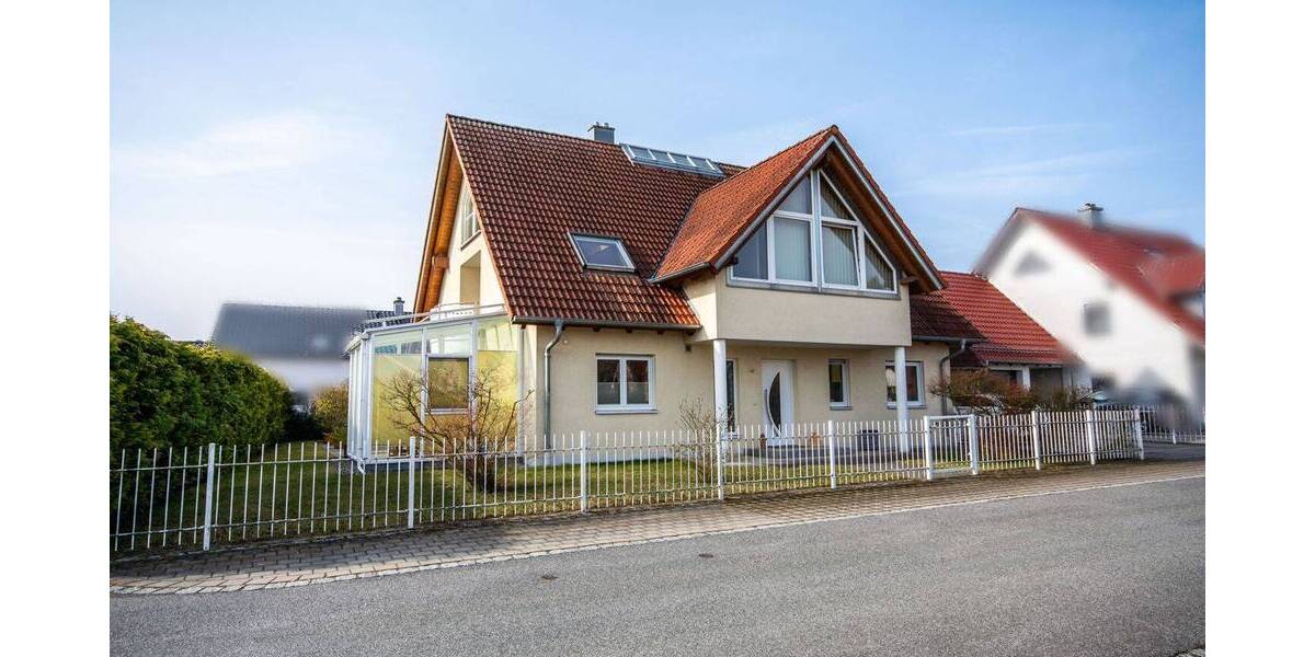 Einfamilienhaus Berngau - 7 Zimmer, 211 m&sup2;, 693.000&euro; | Angebot:25957287