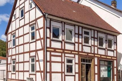 Haus Bad Arolsen - 8 Zimmer, 110 m&sup2;, 185.000&euro; | Angebot:24848427