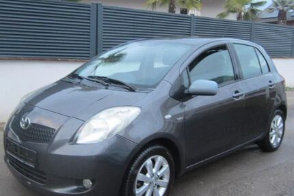 Toyota Yaris 251.000 km 1.990 &euro; Öhringen-Cappel 74613