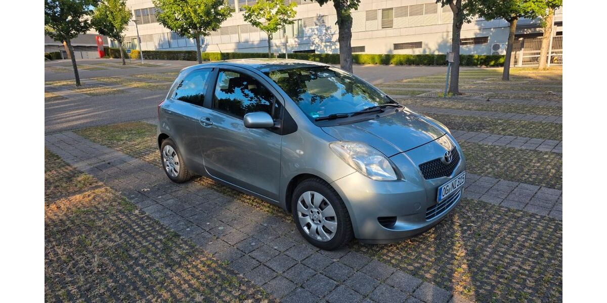 Toyota Yaris 211.000 km 2.300 &euro; Offenburg 77654