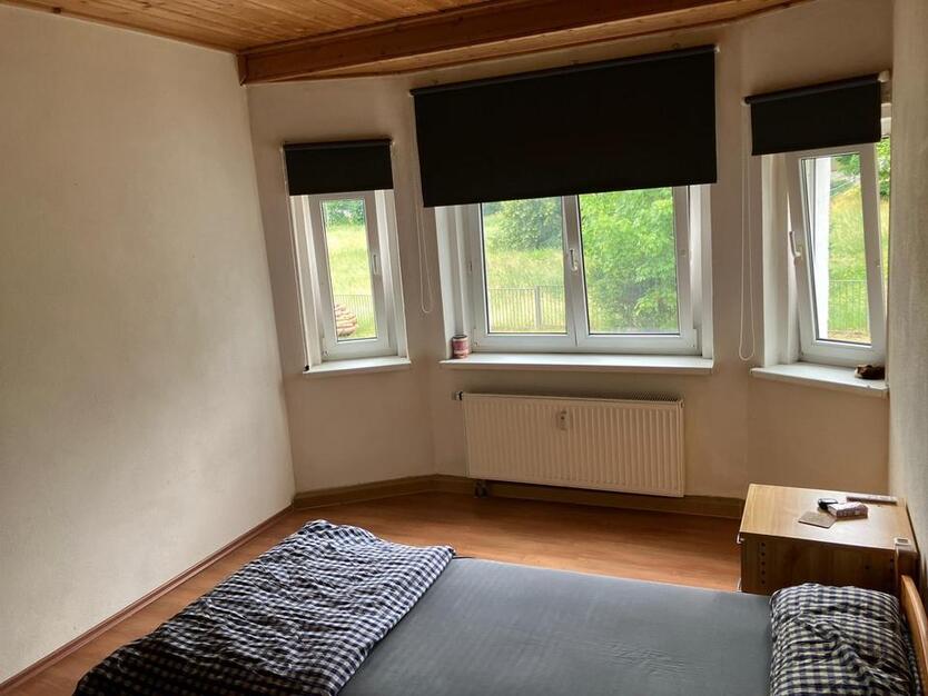 290 € SELB hell ruhige Sackgasse 2.Stock