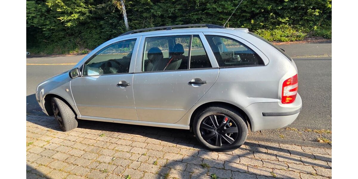 Skoda Fabia 246.000 km 700 &euro; Bad Endbach 35080
