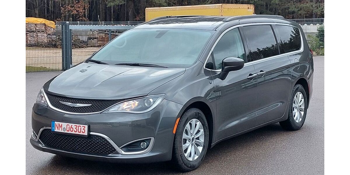 Chrysler Pacifica 146.000 km 19.400 € Postbauer-Heng 92353