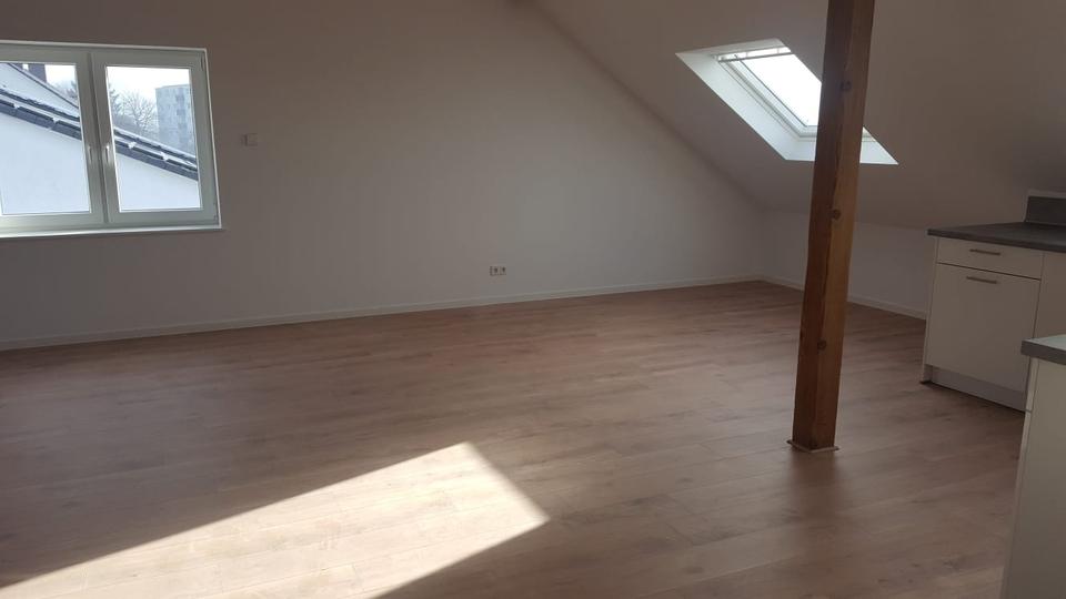 Dachgeschoßwohnung Völklingen - 2.5 Zimmer, 104 m&sup2;, 750&euro; | Angebot:26652037