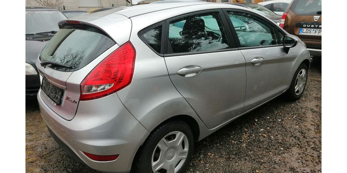 Ford Fiesta 124.000 km 2.950 &euro; Schönefeld OT-Waltersdorf 12529