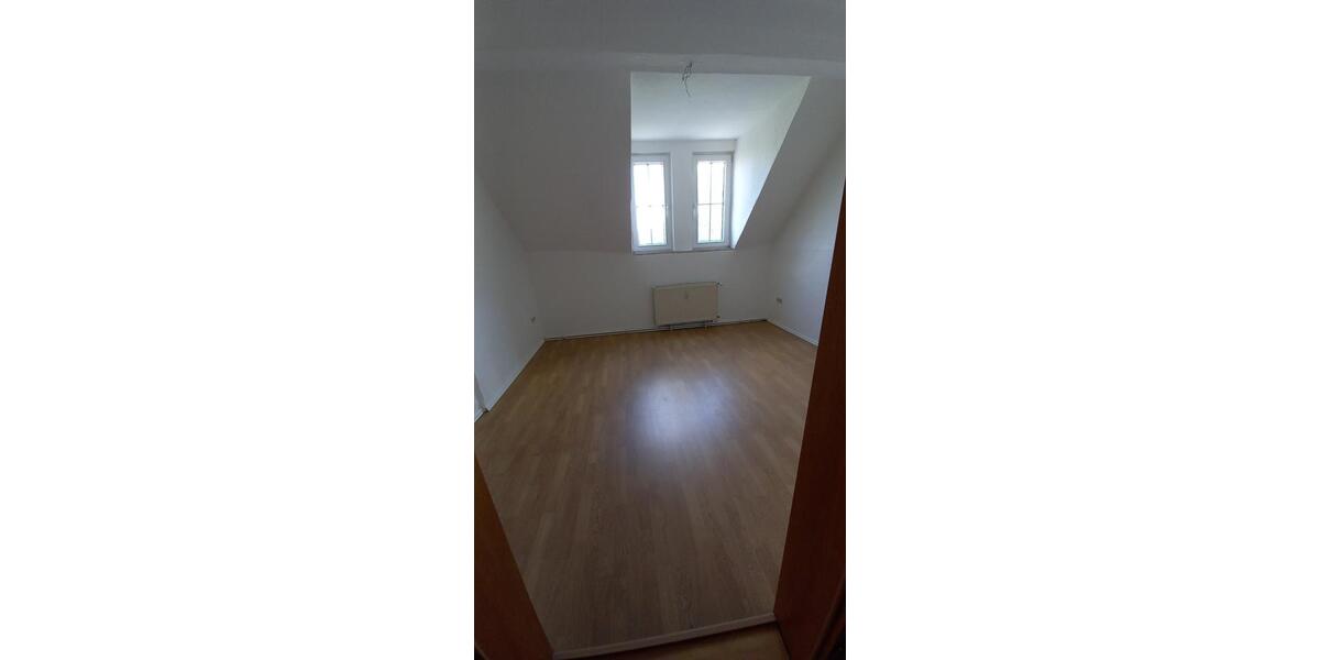Dachgeschoßwohnung Teuchern - 3 Zimmer, 75 m&sup2;, 338&euro; | Angebot:24344618