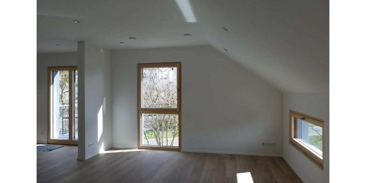 Doppelhaushälfte Bad Friedrichshall - 4.5 Zimmer, 140 m&sup2;, 1.585&euro; | Angebot:26616551