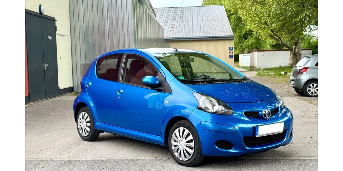 Toyota Aygo (X) 195.000 km 2.500 &euro; Offenbach 63075